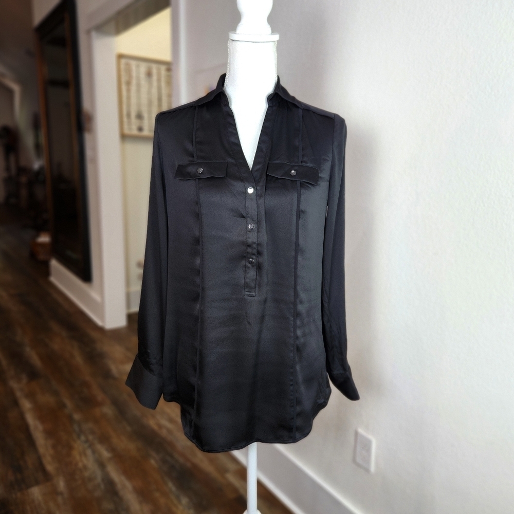 WHITE HOUSE BLACK MARKET BLACK POP OVER BLOUSE WITH COLLAR SIZE XS